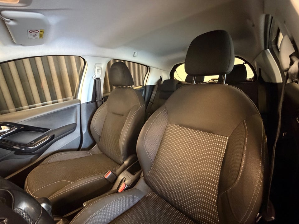 Peugeot 208 1,6 BlueHDi 100 Desire 5d