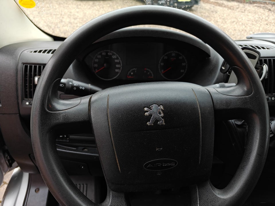 Peugeot Boxer 330 2,2 HDi 110 Kassevogn L1H1