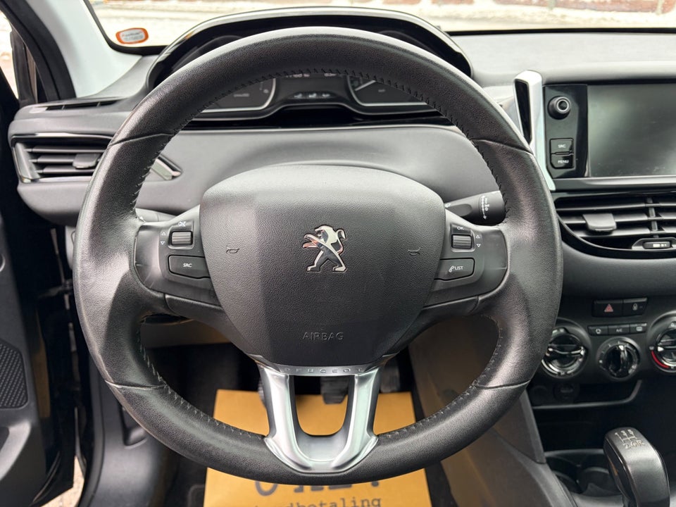 Peugeot 208 1,6 BlueHDi 100 Chili Sky 5d