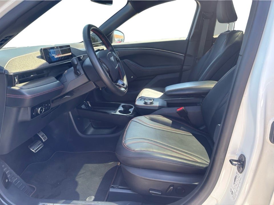 Ford Mustang Mach-E 98 Premium Extended Range AWD 5d