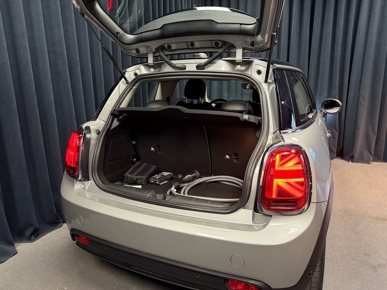 MINI Cooper SE Essential 3d