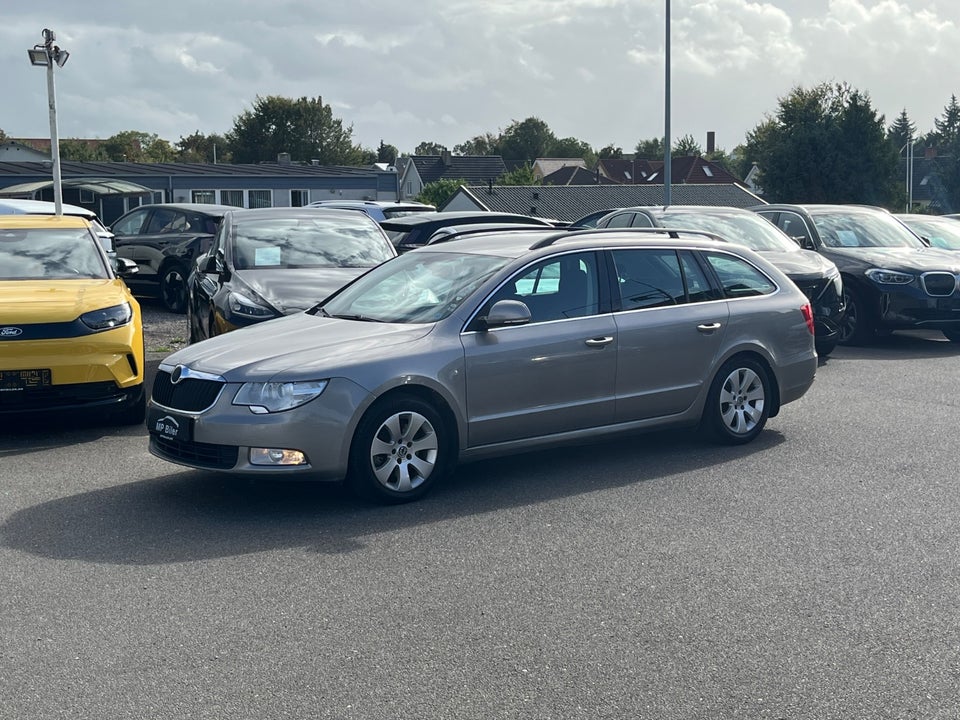 Skoda Superb 2,0 TDi 140 Comfort Combi DSG 5d