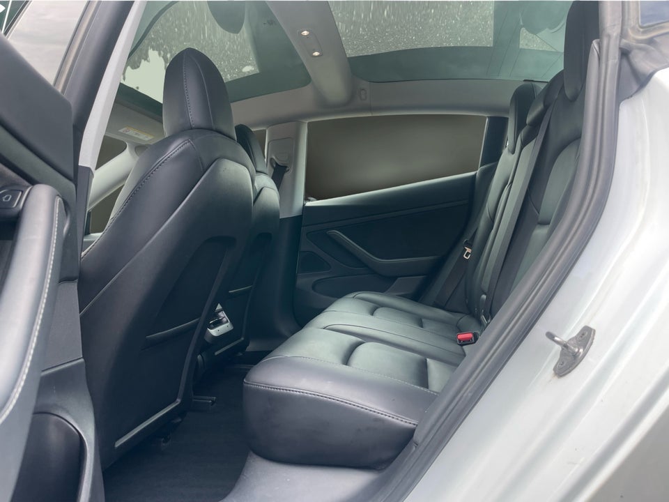 Tesla Model 3 RWD 4d