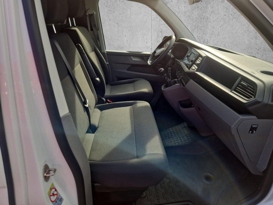 VW Transporter 2,0 TDi 110 Kassevogn lang