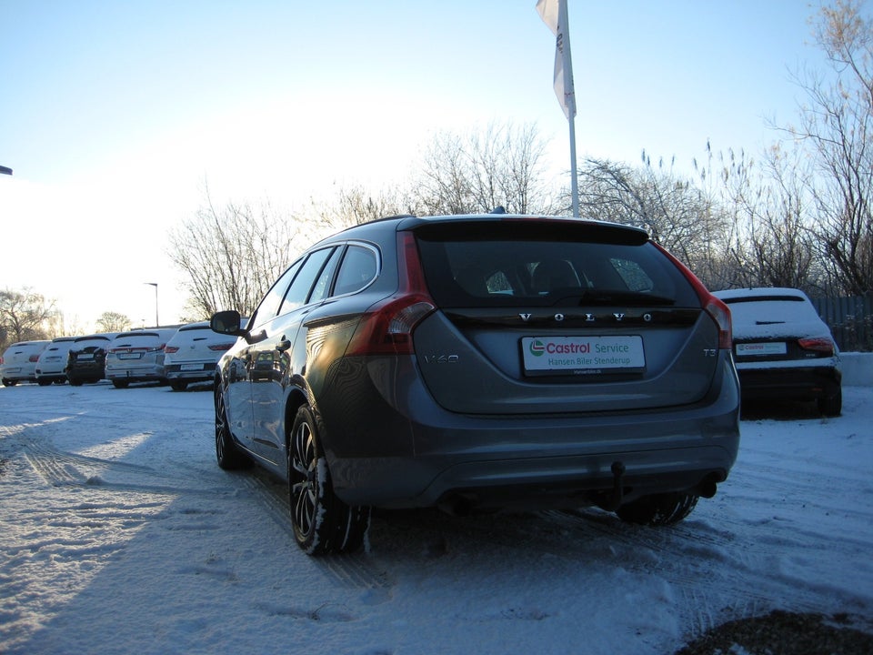 Volvo V60 1,5 T3 152 Momentum aut. 5d