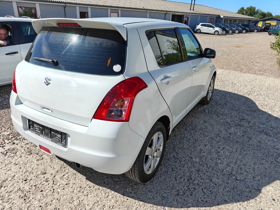 Suzuki Swift 1,5 GLX 5d