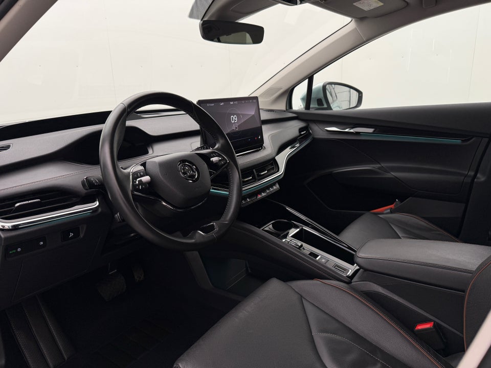 Skoda Enyaq 60 iV Suite 5d
