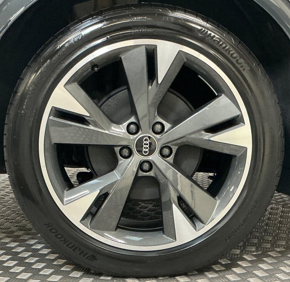 Audi Q4 e-tron 45 S-line 5d