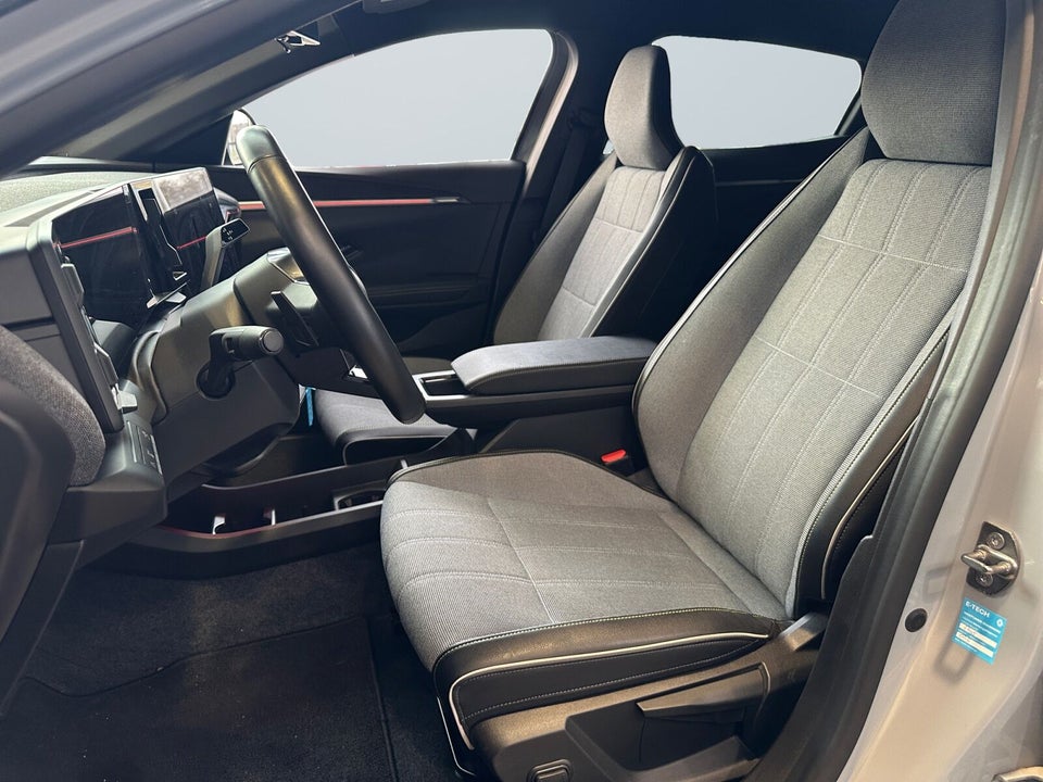 Renault Megane E-Tech 60 Techno 5d