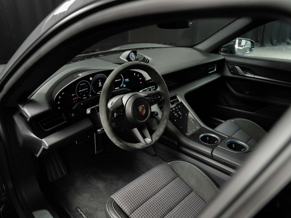 Porsche Taycan Performance+ Sport Turismo 5d