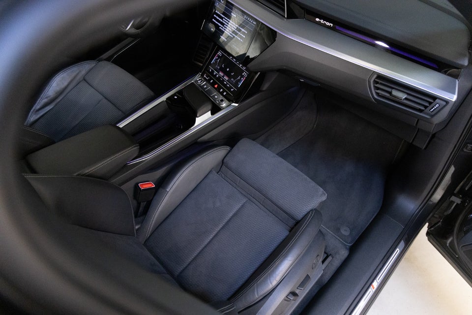 Audi Q8 e-tron 55 Advanced S-line quattro 5d