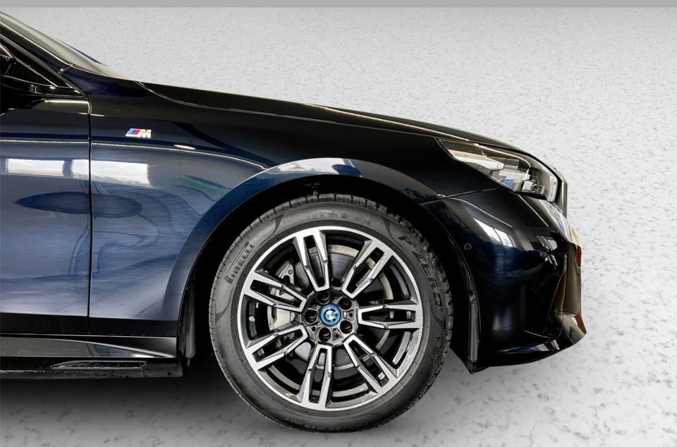 BMW i5 eDrive40 M-Sport 4d