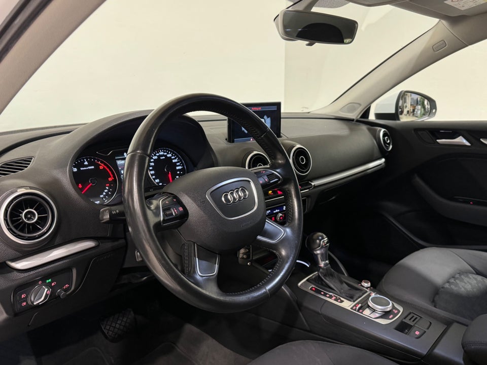 Audi A3 1,6 TDi 110 Ambiente S-tr. 4d