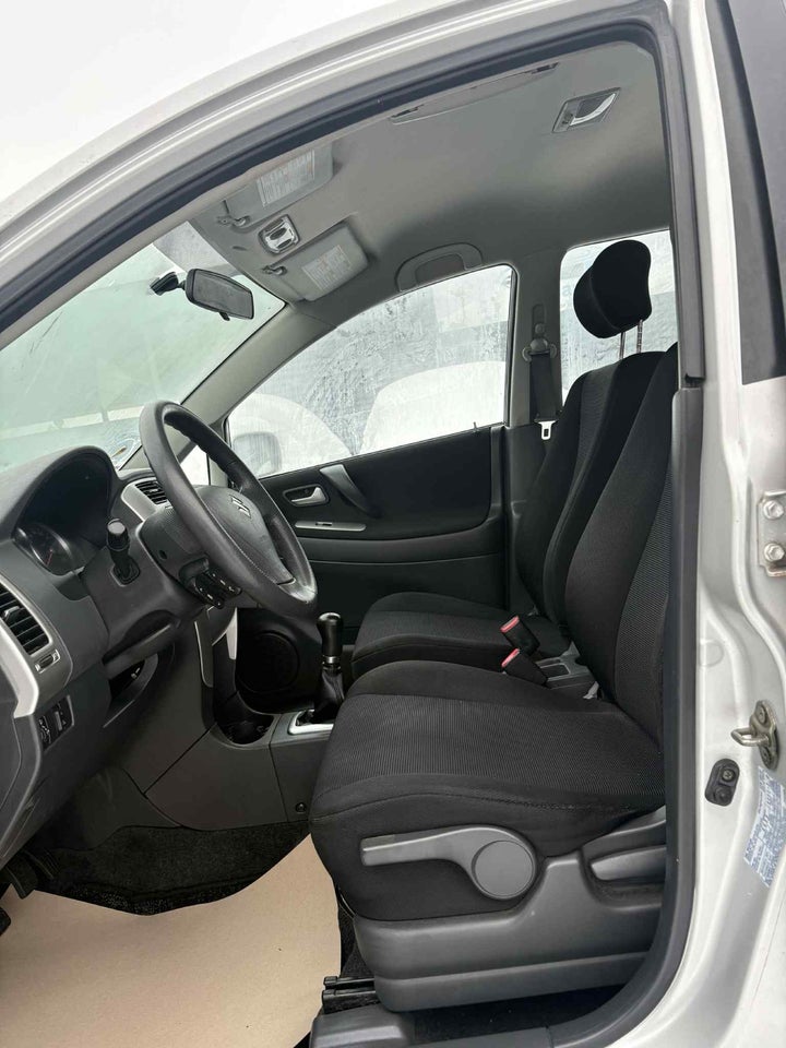 Suzuki Liana 1,6  5d