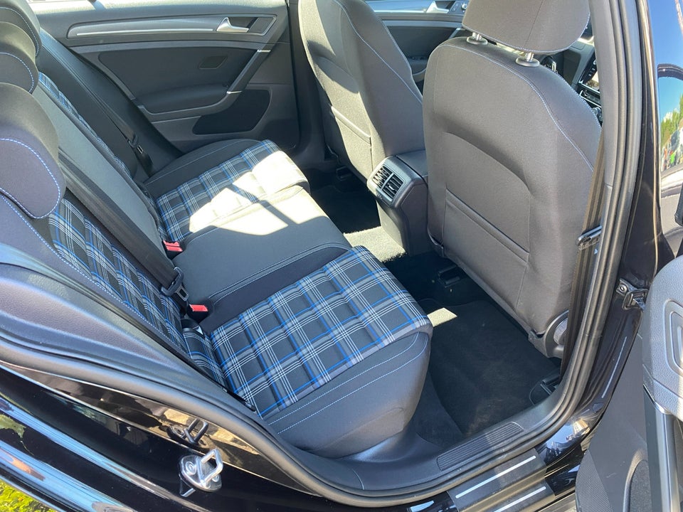 VW Golf VII 1,4 GTE DSG 5d