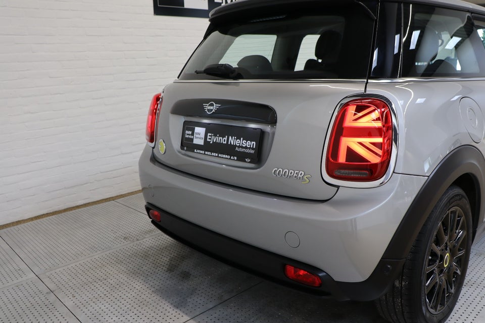 MINI Cooper SE Classic Trim 3d