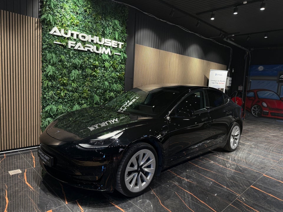 Tesla Model 3 RWD 4d