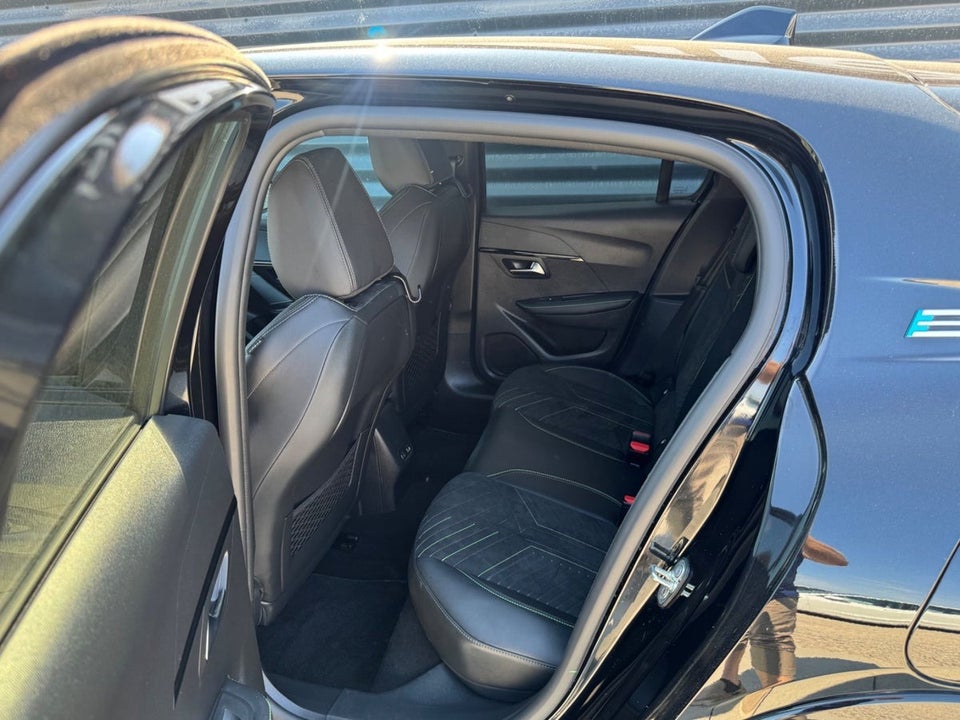 Peugeot e-208 54 GT 5d