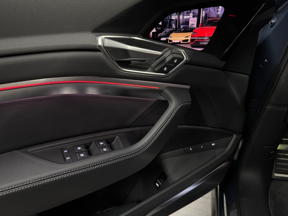 Audi SQ8 e-tron quattro 5d