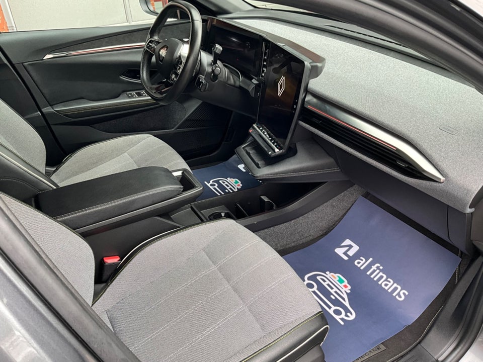 Renault Megane E-Tech 60 Techno 5d