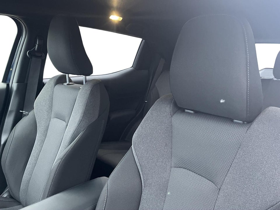 Toyota Urban Cruiser 61 Active 5d