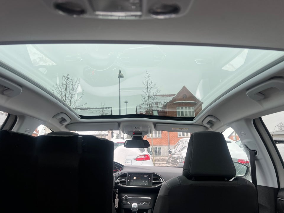 Peugeot 308 1,6 BlueHDi 120 Allure Sky 5d