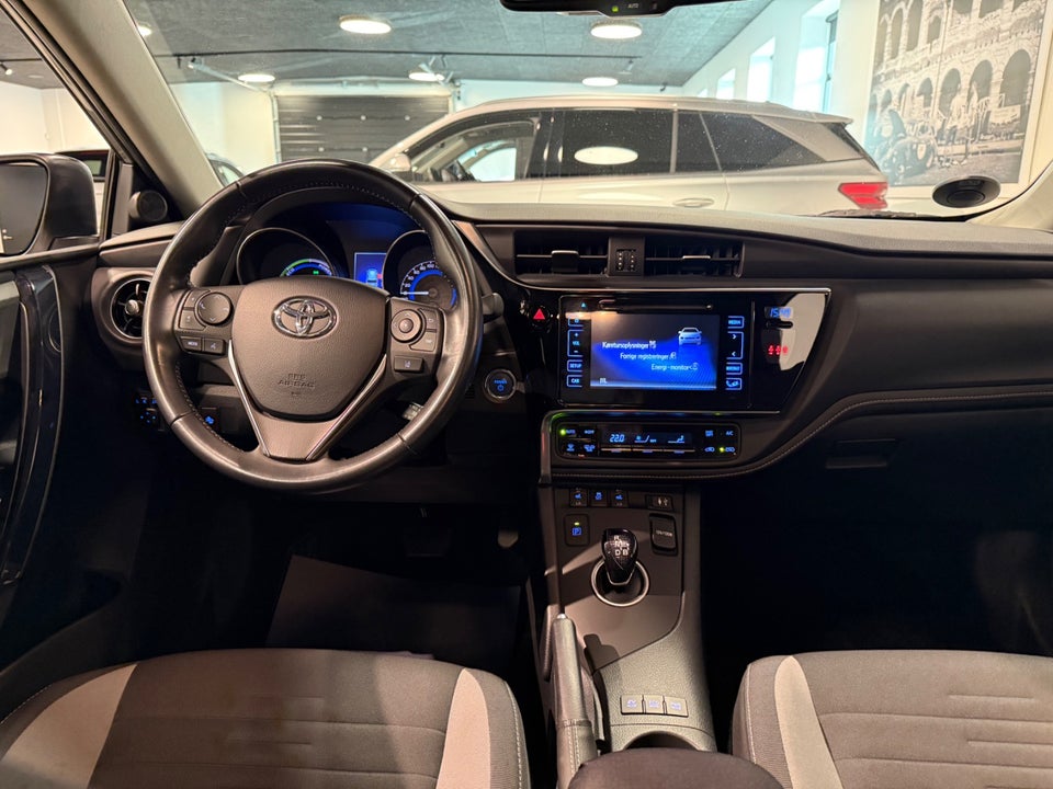 Toyota Auris 1,8 Hybrid H2 Comfort Touring Sports CVT 5d