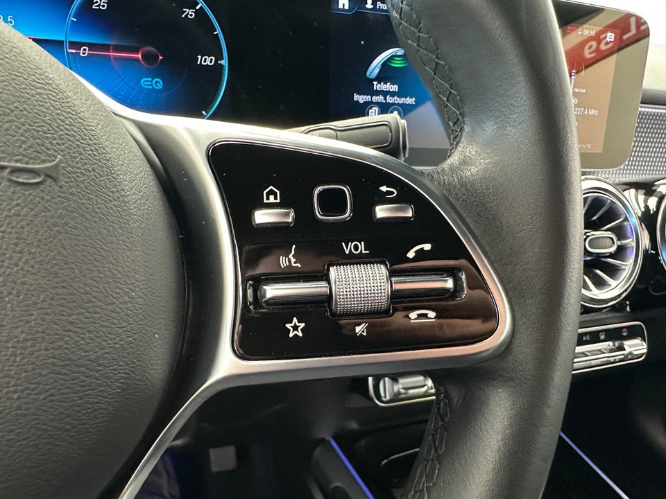 Mercedes EQB250 5d