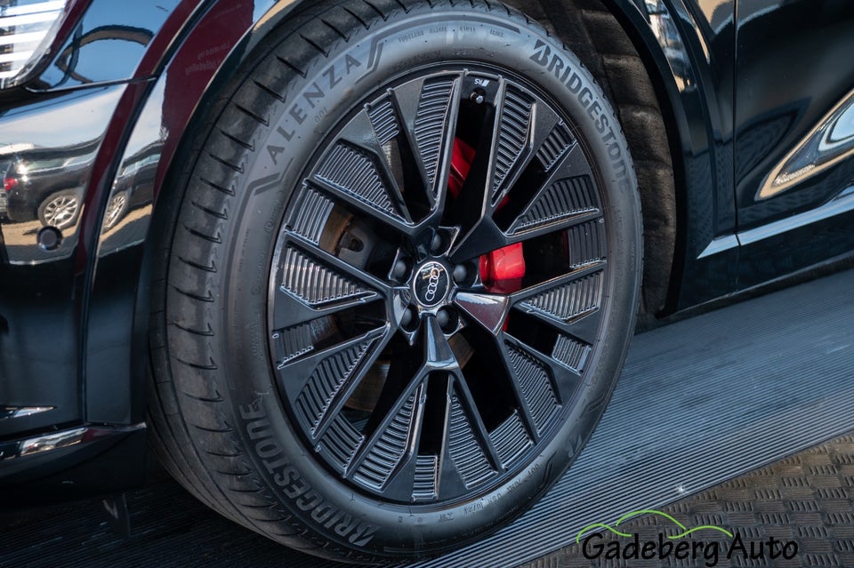 Audi Q8 e-tron 55 S-line Sportback quattro 5d