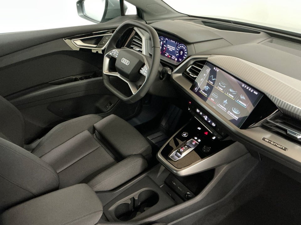 Audi Q4 e-tron 55 S-line quattro 5d