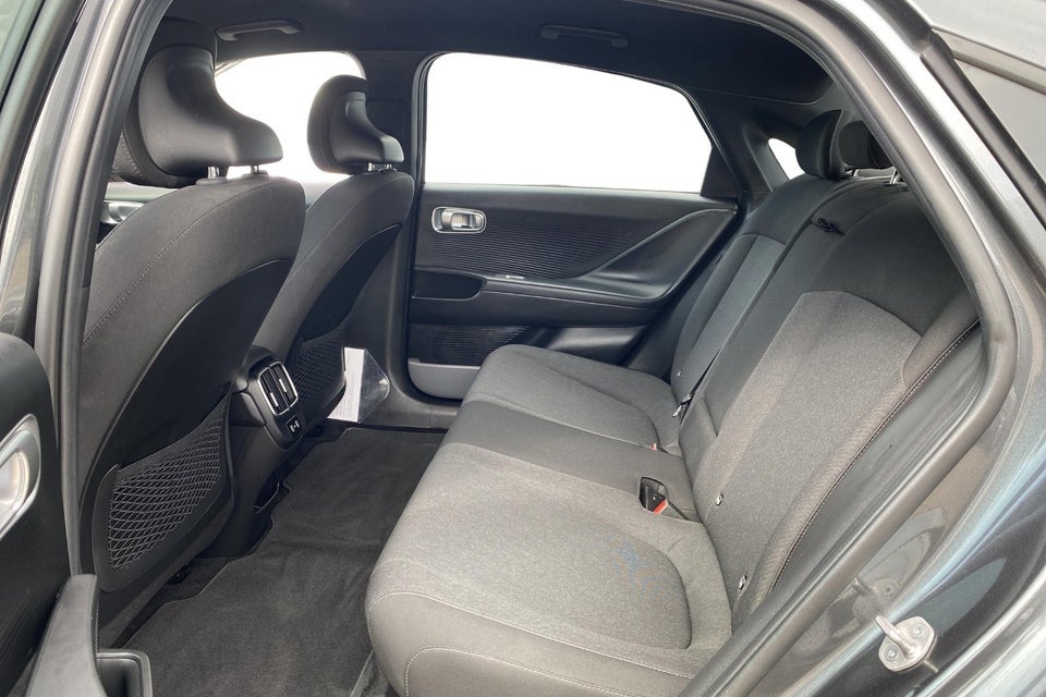 Hyundai Ioniq 6 77 Essential 4d
