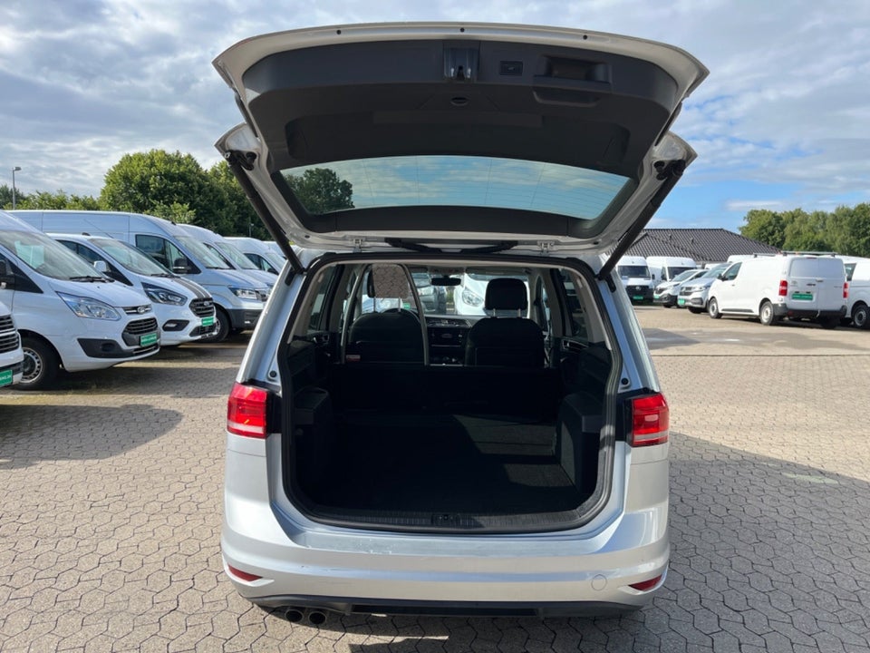 VW Touran 2,0 TDi 150 Highline DSG Van 5d