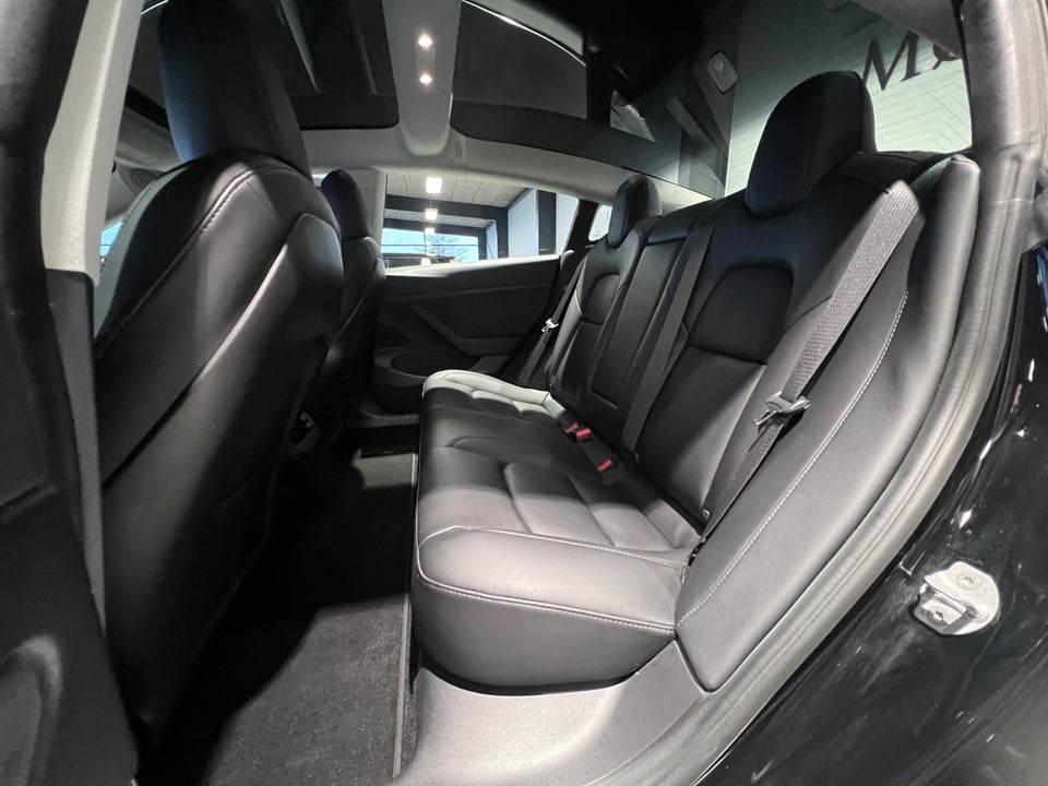 Tesla Model 3 Standard Range+ RWD 4d