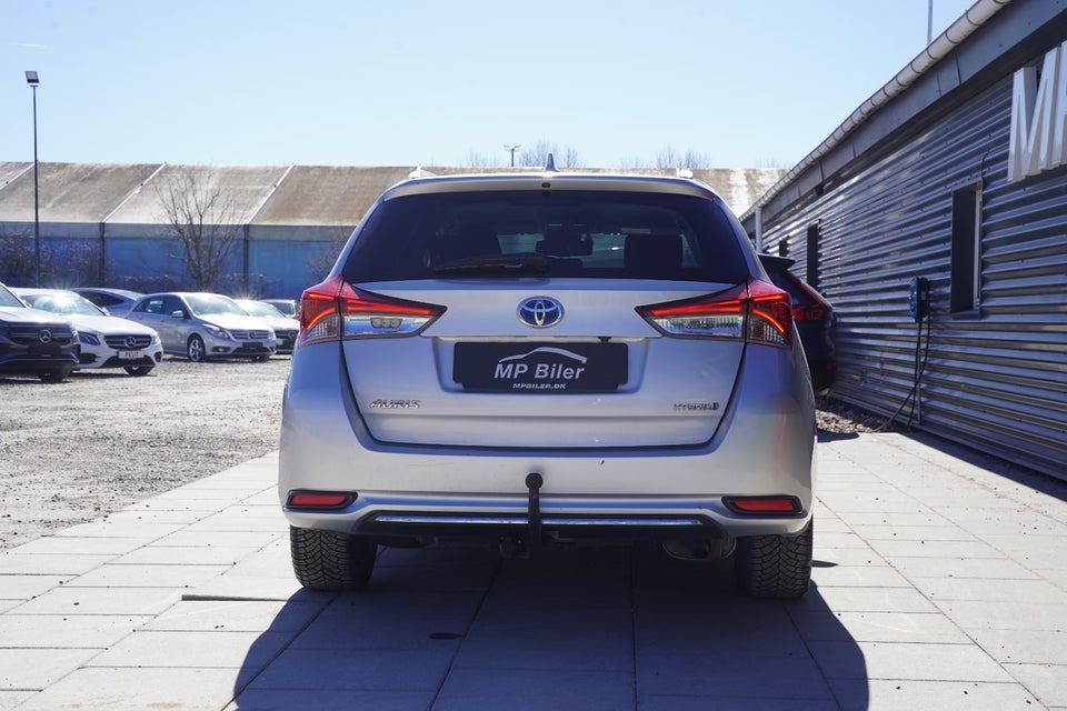 Toyota Auris 1,8 Hybrid H2 Style Touring Sports CVT 5d