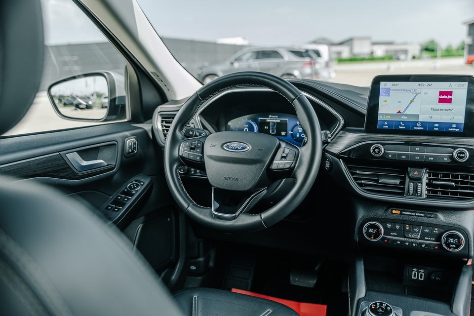 Ford Kuga 2,5 PHEV Vignale CVT 5d