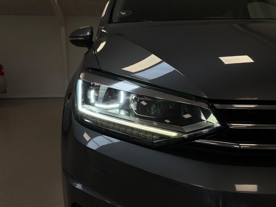 VW Touran 2,0 TDi 150 Highline DSG 5d