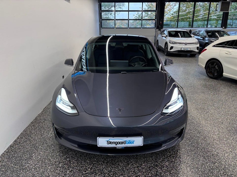 Tesla Model 3 Standard Range+ RWD 4d