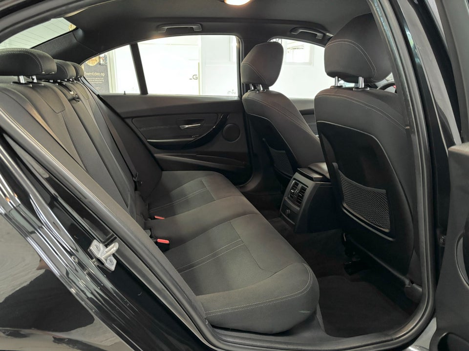 BMW 320d 2,0 Sport Line aut. 4d
