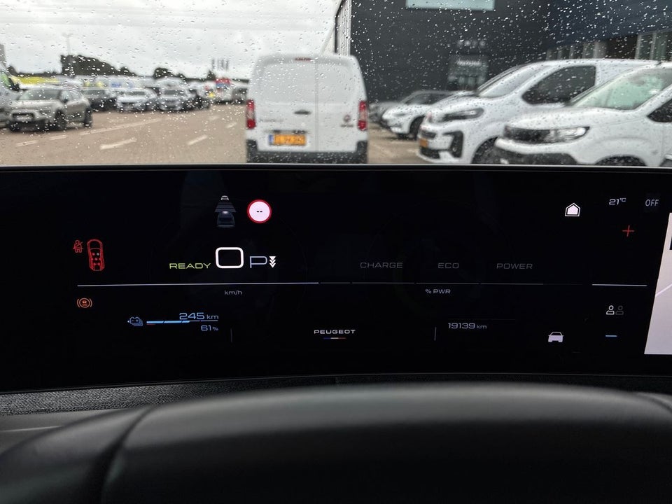 Peugeot e-5008 77 Allure 7prs 5d