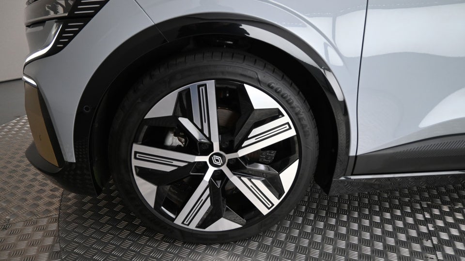 Renault Megane E-Tech 60 Iconic 5d