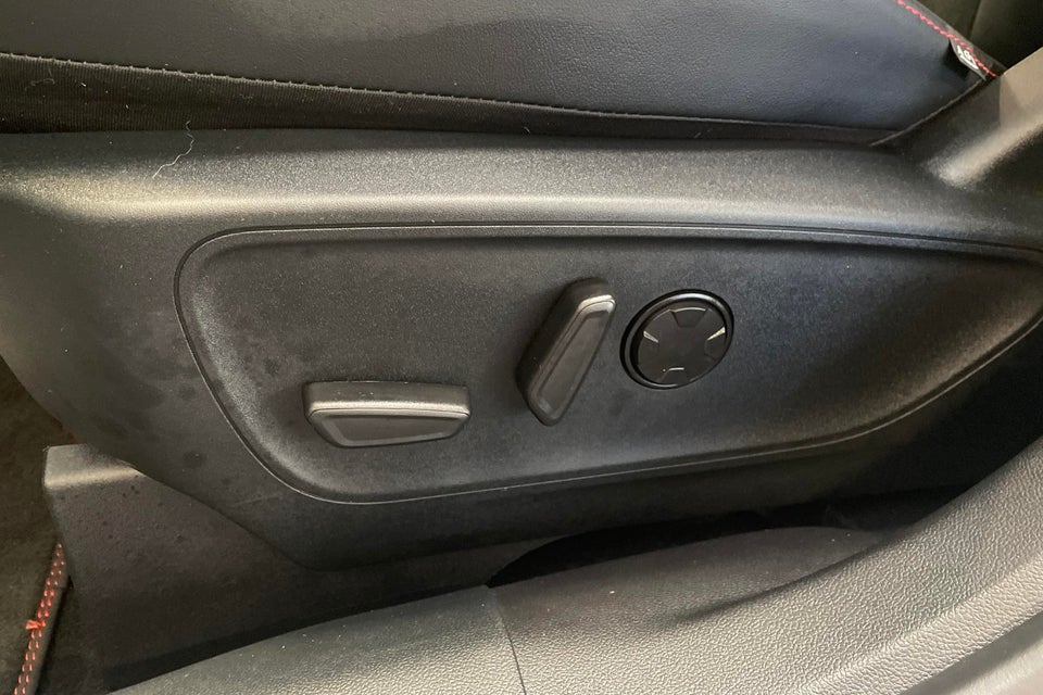 Ford Kuga 2,5 PHEV ST-Line X CVT 5d