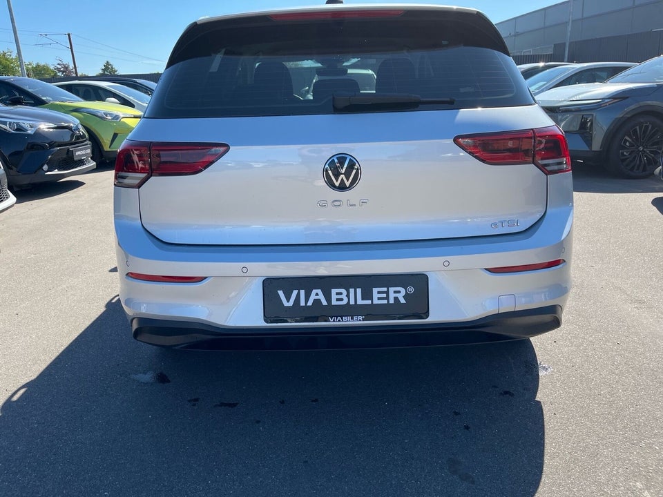 VW Golf VIII 1,5 eTSi 130 Life DSG 5d