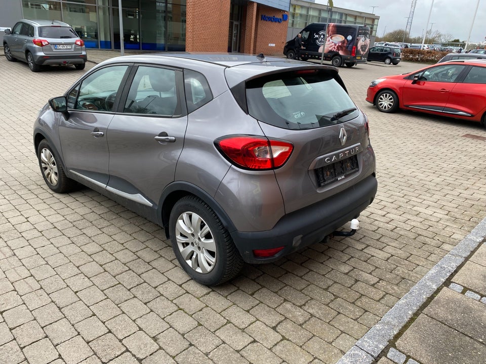 Renault Captur 0,9 TCe 90 Expression 5d