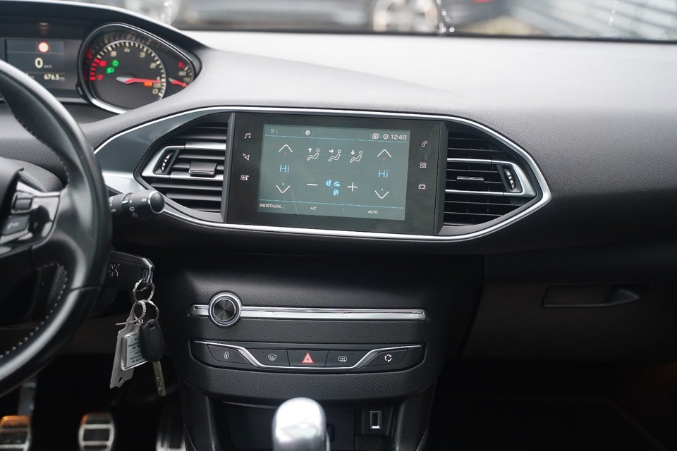 Peugeot 308 1,2 PureTech 130 Selection Sky SW 5d