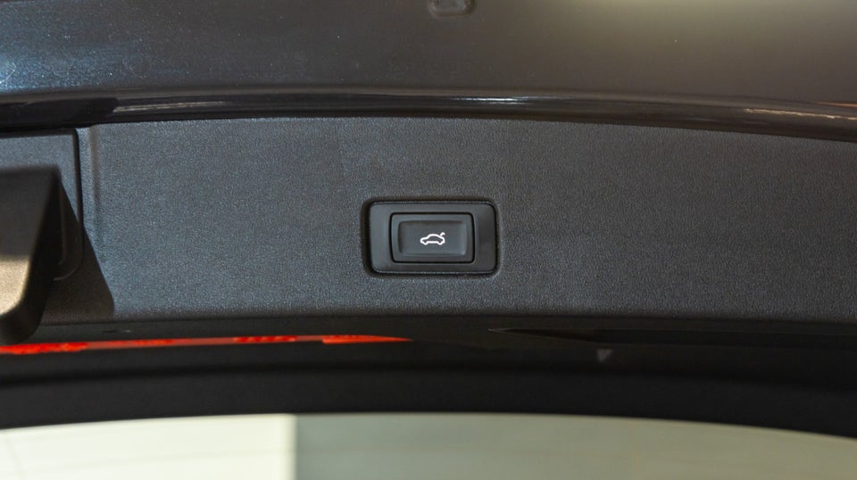 Audi Q4 e-tron 40 S-line 5d