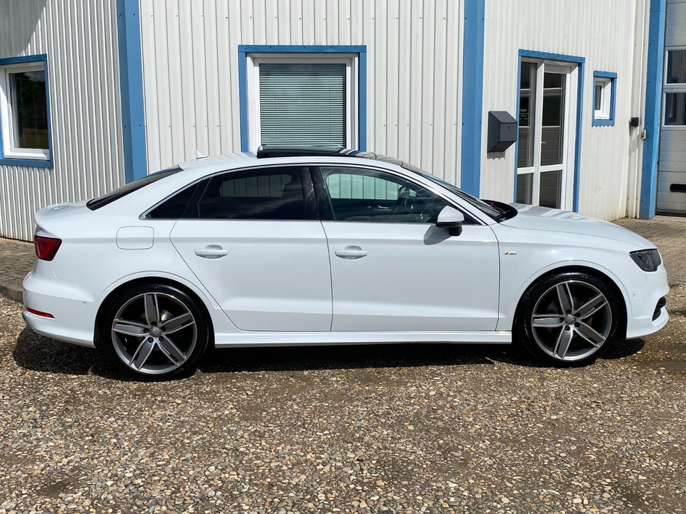 Audi A3 2,0 TDi 150 S-line 4d