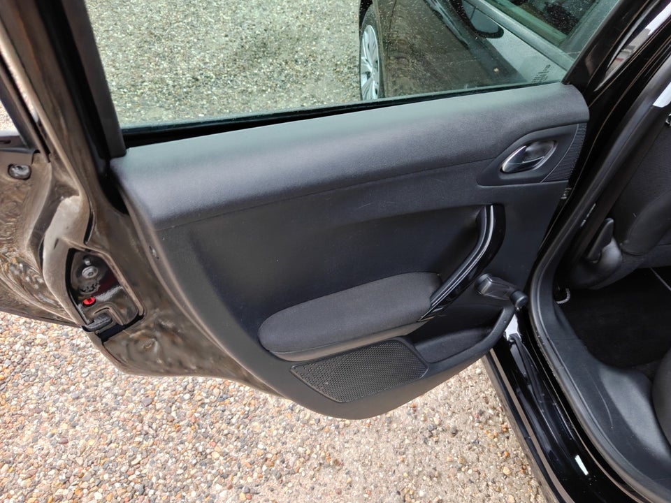 Peugeot 208 1,6 e-HDi 92 Active 5d