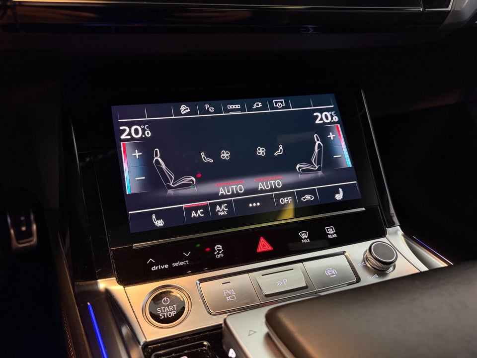 Audi Q8 e-tron 55 S-line quattro 5d