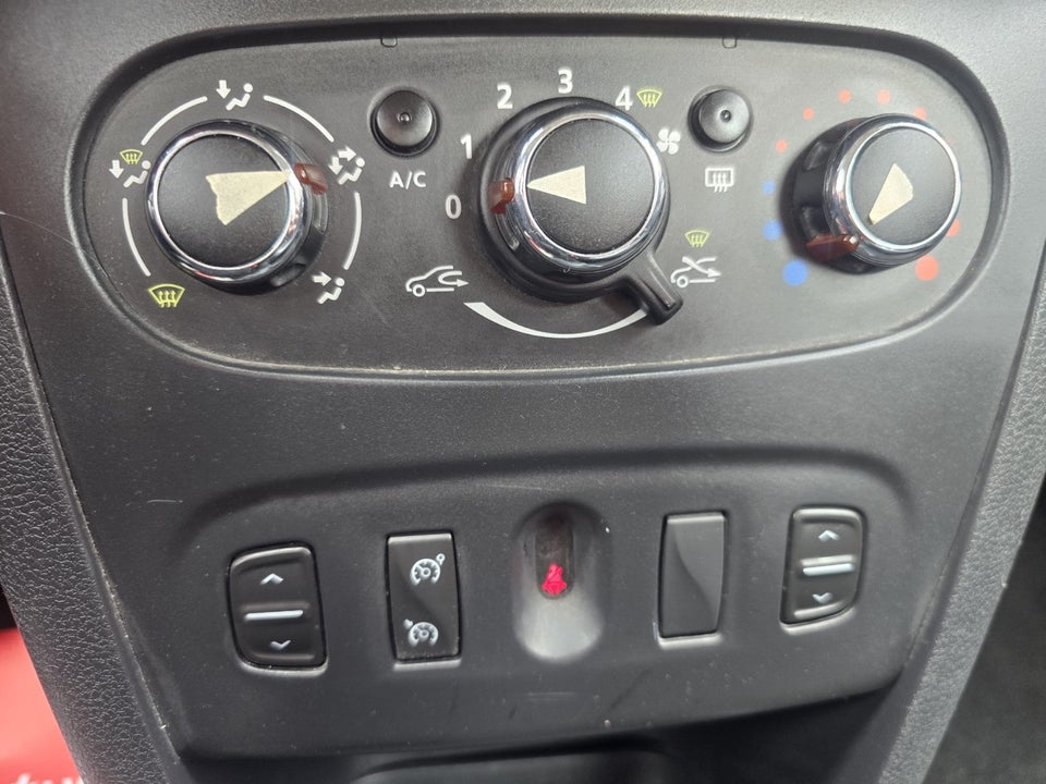Dacia Logan 0,9 TCe 90 Ambiance MCV 5d