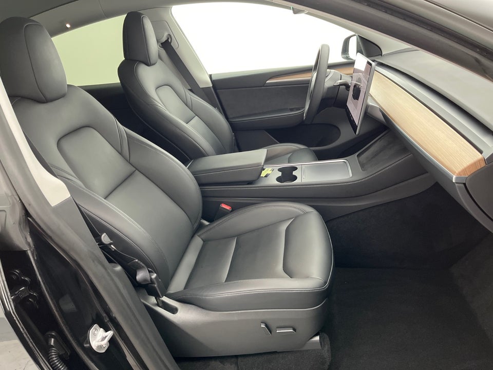 Tesla Model Y Long Range AWD 5d